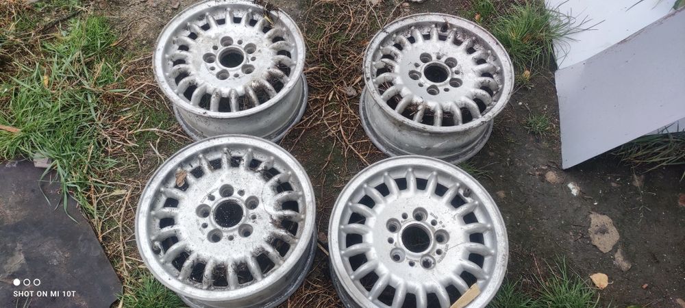 диски литые Е36 R15.