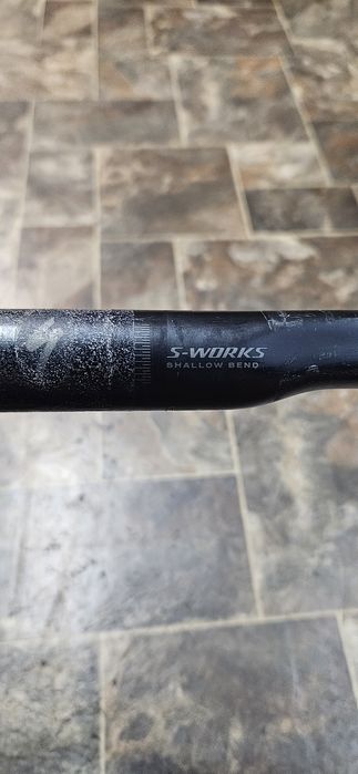 Продавам карбоново кормило за шосеен велосипед Specialized S-works