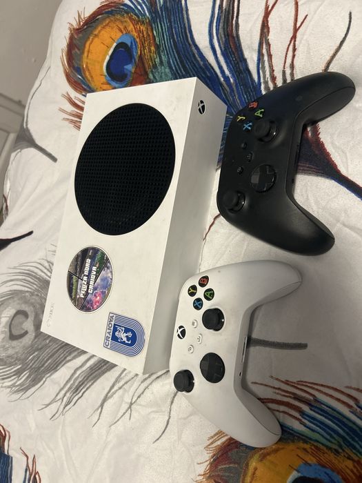 Vand xbox seria s Digital cu cateva jocuri pe el