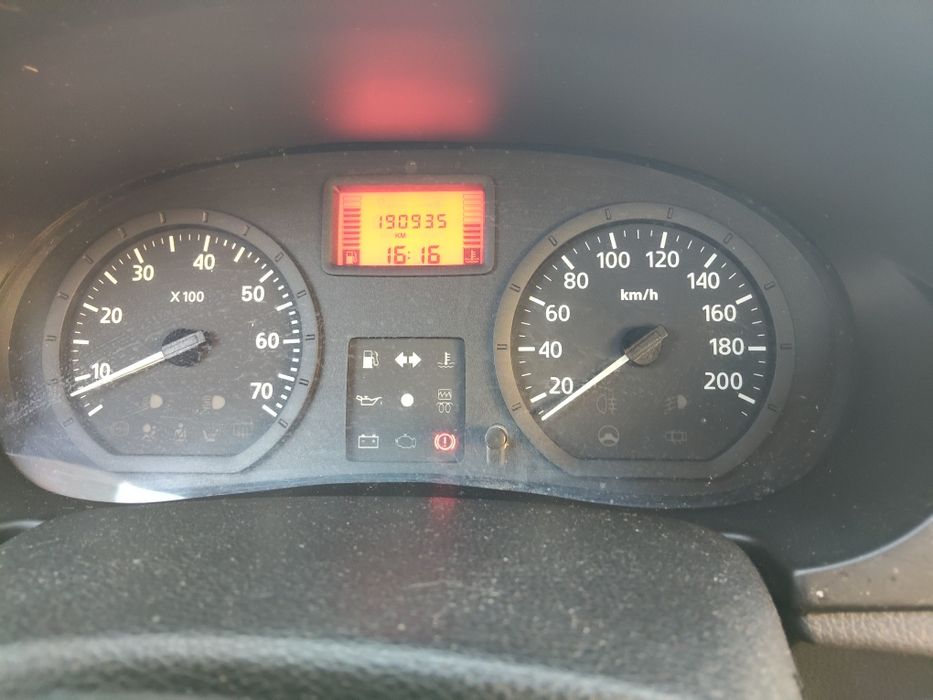 Дачия Логан 2006 бензин газ климатик