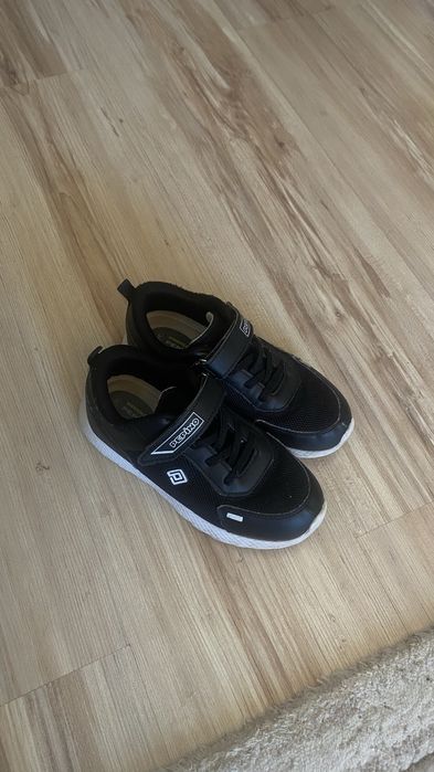 Кросовки девочки р.32