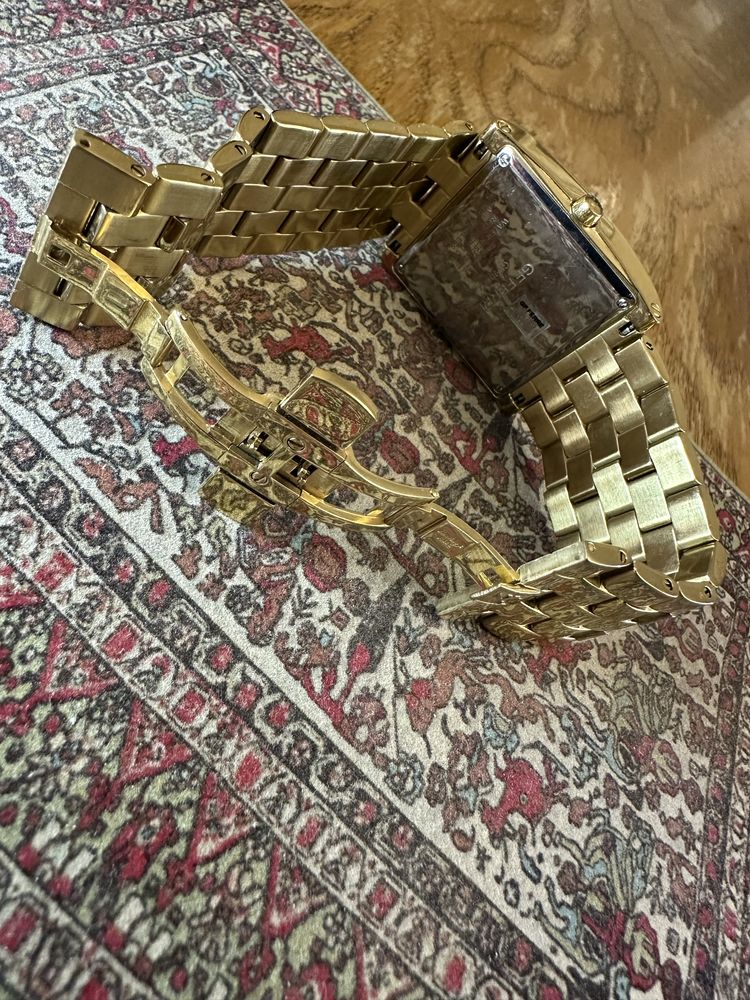 Срочно продам часы