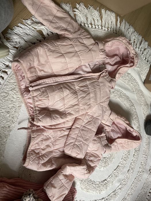 Бебешки дрешки и ботуши за дъжд