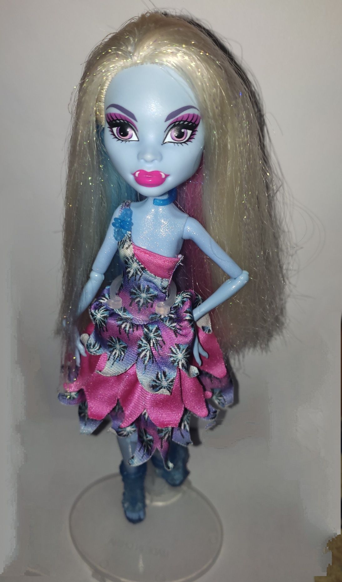 Monster high Abbey Bominable Монстер хай Эбби Боминейбел