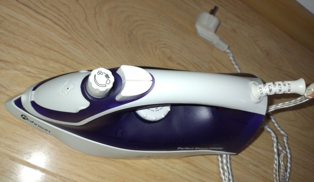 Fier de calcat Rohnson R-331, 2200W, mov/alb