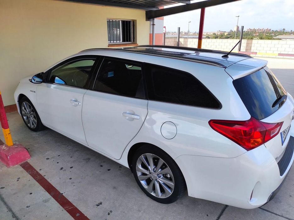 Toyota Auris Toyota Auris Touring Sports Hybrid 1.8 – 2015 / 150.000 km
