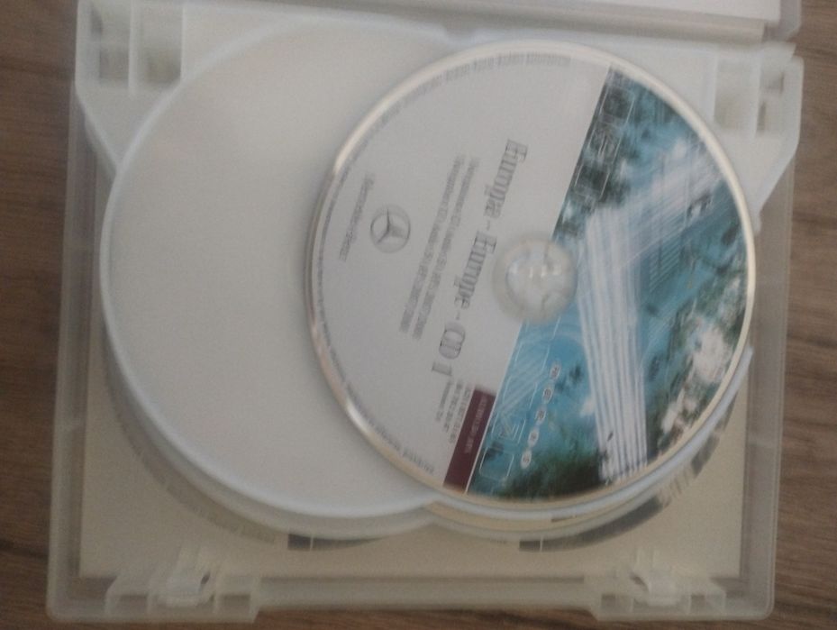 Продавам CD за навигация на Мерцедес