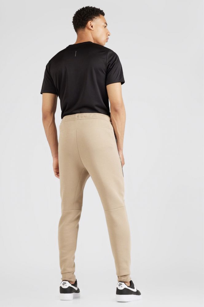 НОВО Nike Tech Fleece Jogger ОРИГИНАЛНО мъжко долнище - М и L