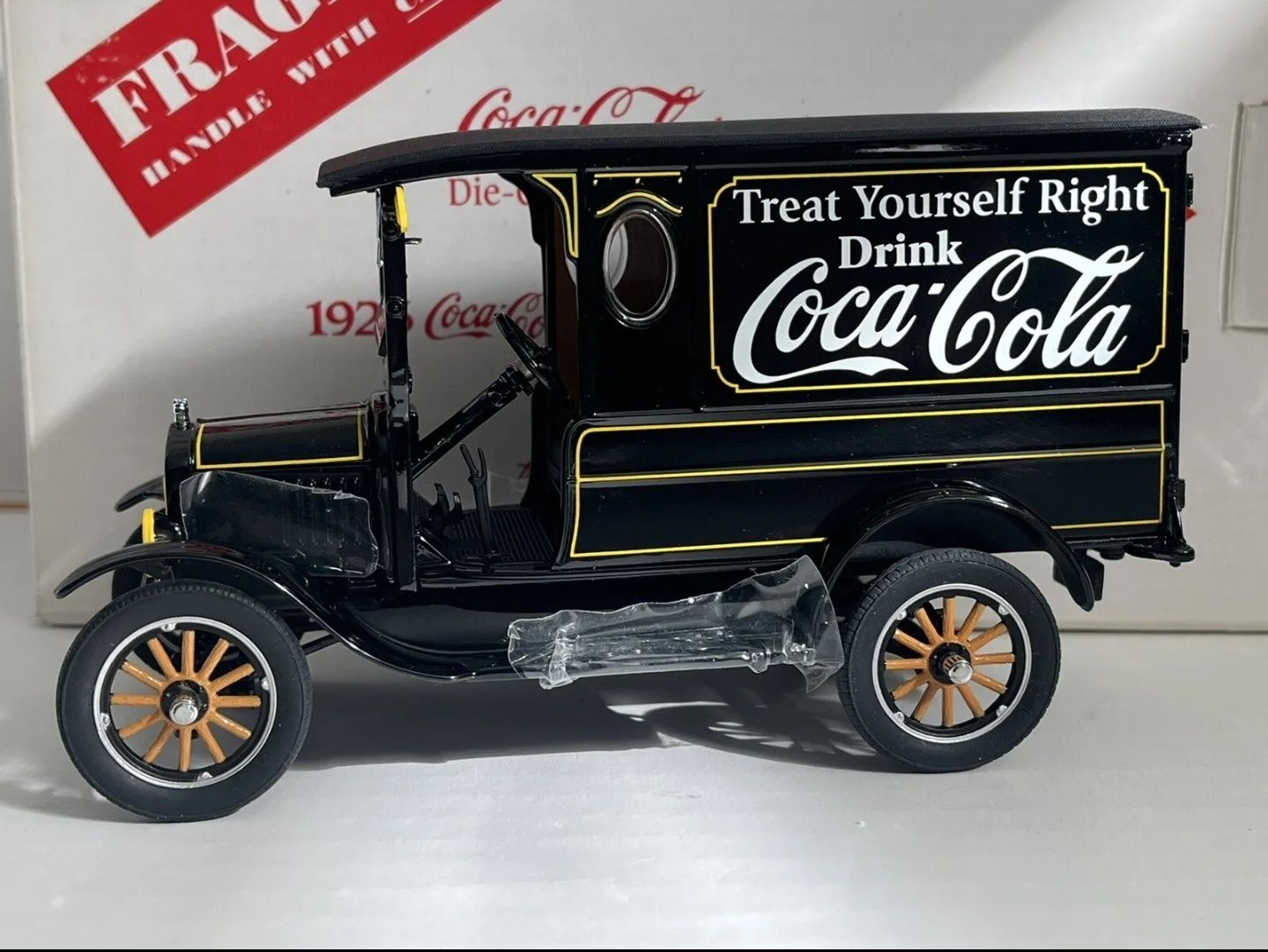 Ford model t coca cola delivery Danbury mint 1:24 коллекционная модель