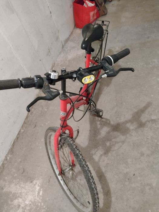 Vând  bicicletă. . Stare de funcționare bună. Preț 250 le bucata.