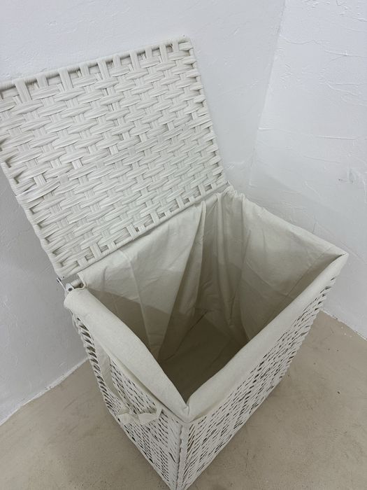 Кош за пране от синтетичен ратан с капак и дръжки 90L SONGMICS