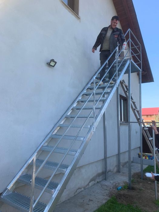 Scara metalica zincata  exterioara pentru ,case, beciuri și incendii