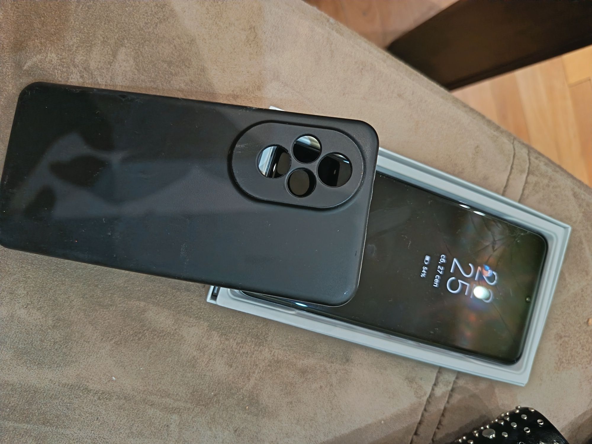 Honor 200  с дефект