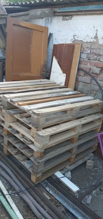 Продам поддоны и  щиты для забора  700 тенге.