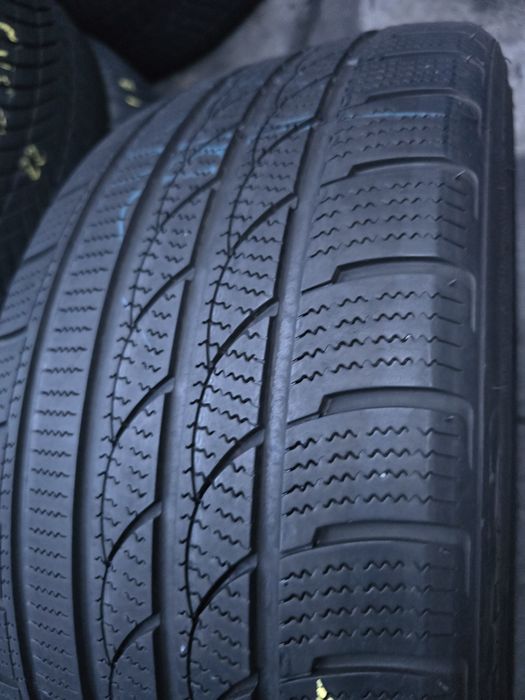 Anvelope iarna  235 35 19