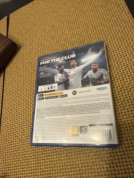 FC25 pe cd impecabil