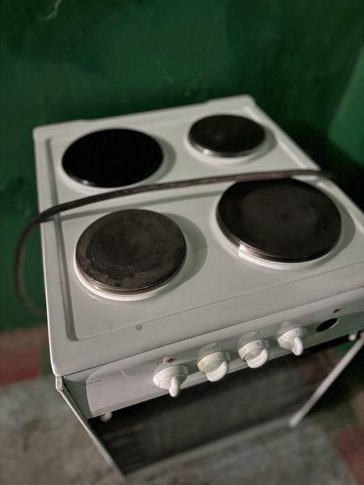 Отдам даром плитку и диван