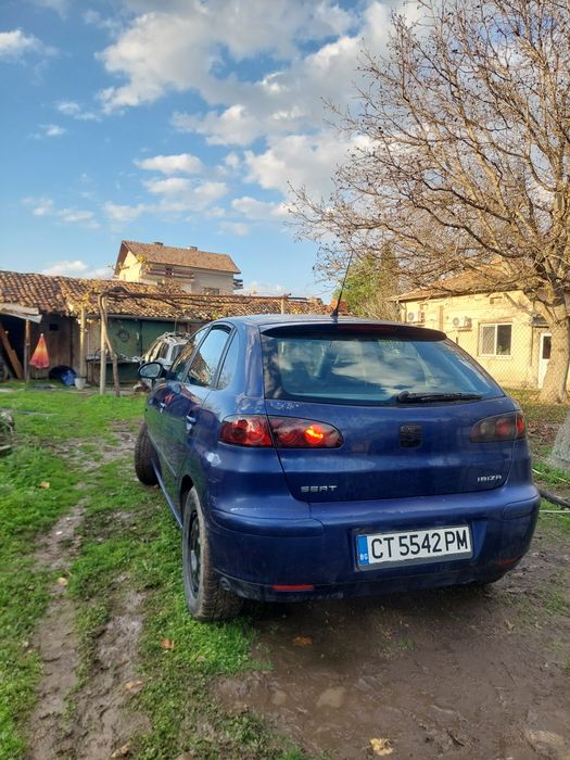 Продава се във изрядно състояние 1.4 75кс 2002г.