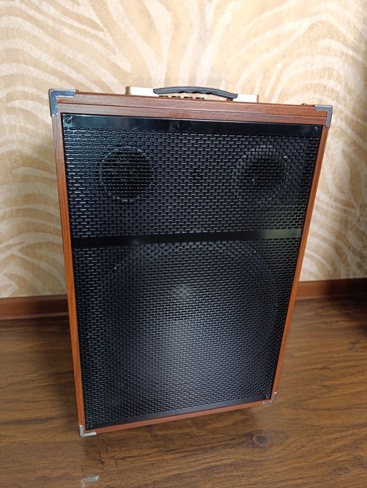 Блютуз колонка                           .