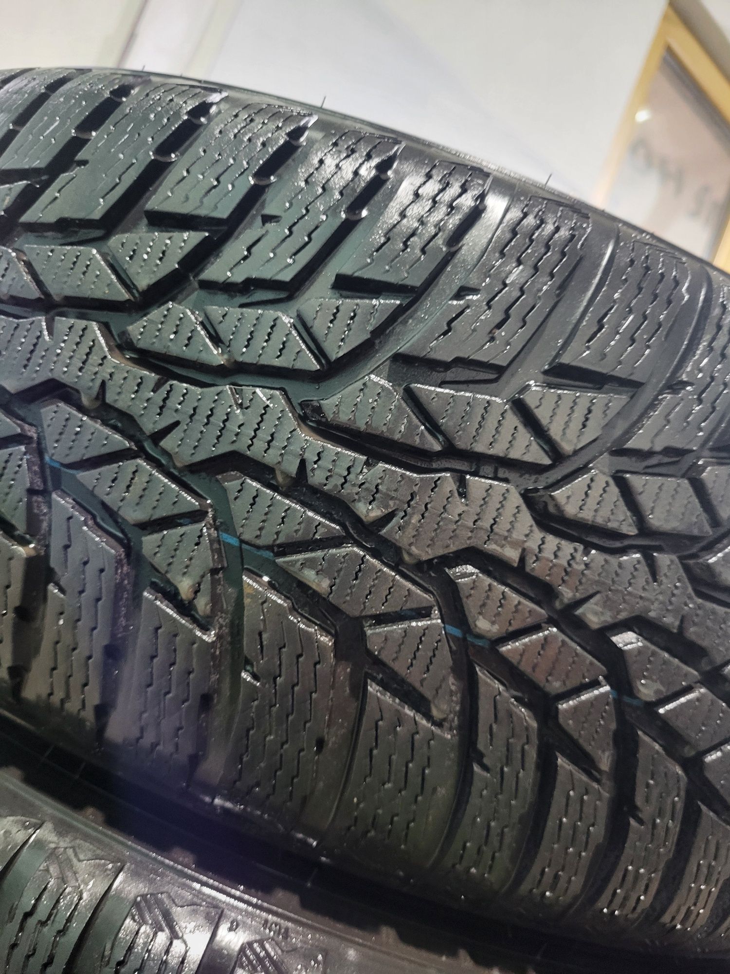 4 бр зимни 205/65/16  гуми Nokian зимни гуми