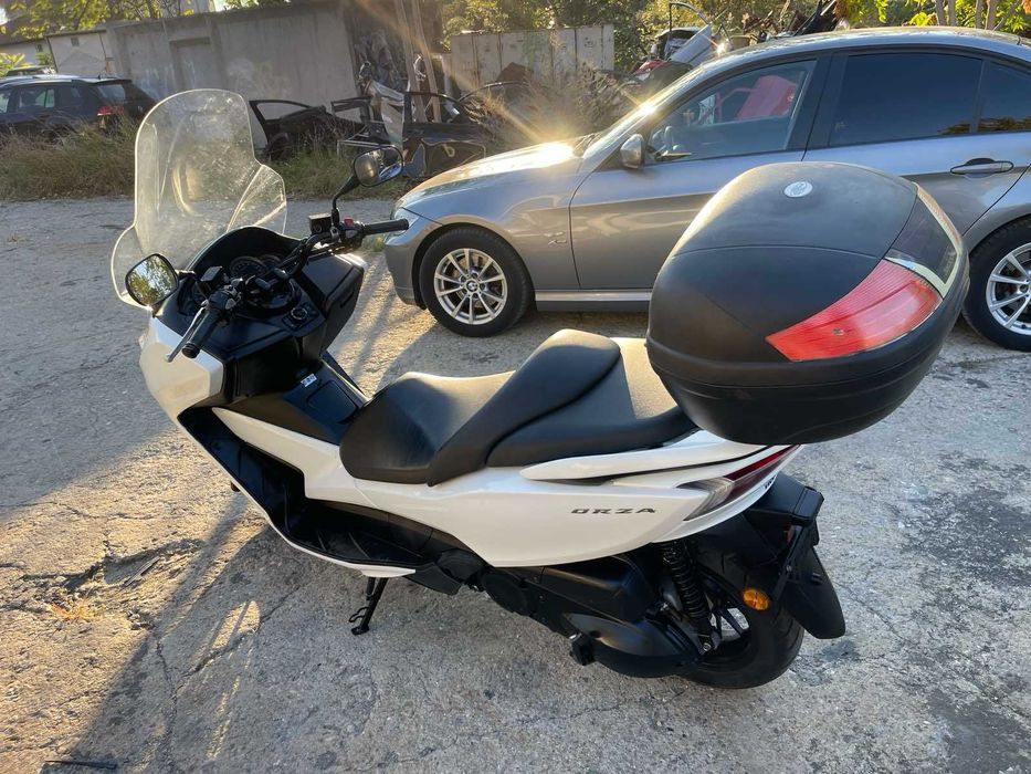 Продава, заменя - HONDA FORZA 300