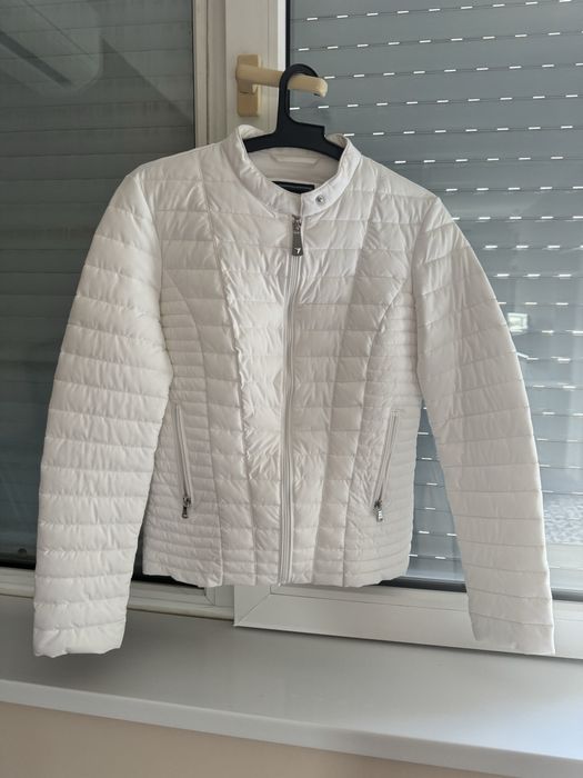 Оригинално яке на марката Guess