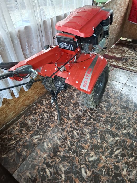 Vand motocultor in stare foarte buna