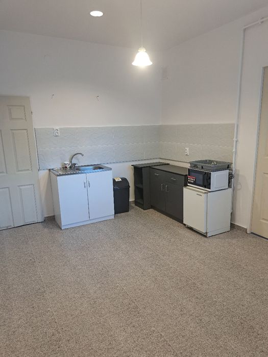 Inchiriez parter casa