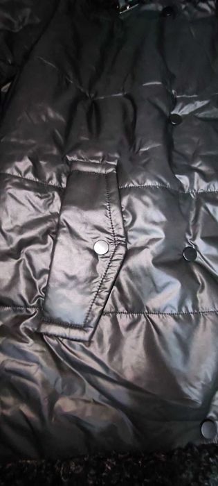 Продам женскую демисезонную куртку Astrid