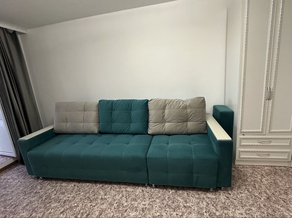 Продам диван , в хорошем сстоянии , раскладывается в 3 положения,