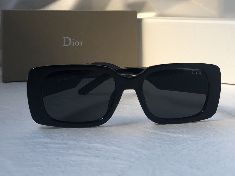 Дамски слънчеви очила правоъгълни 2 цвята черни бели