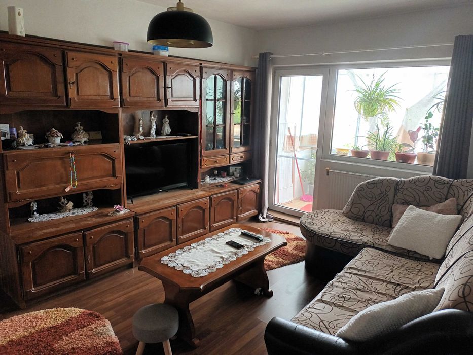 Vand Apartament 2 camere zona centrala Ineu