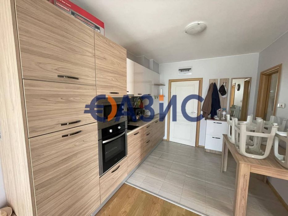 Продава се Двустаен апартамент в к.к. Слънчев бряг - 53 кв.м за 1284 €/кв.м - Снимка #5