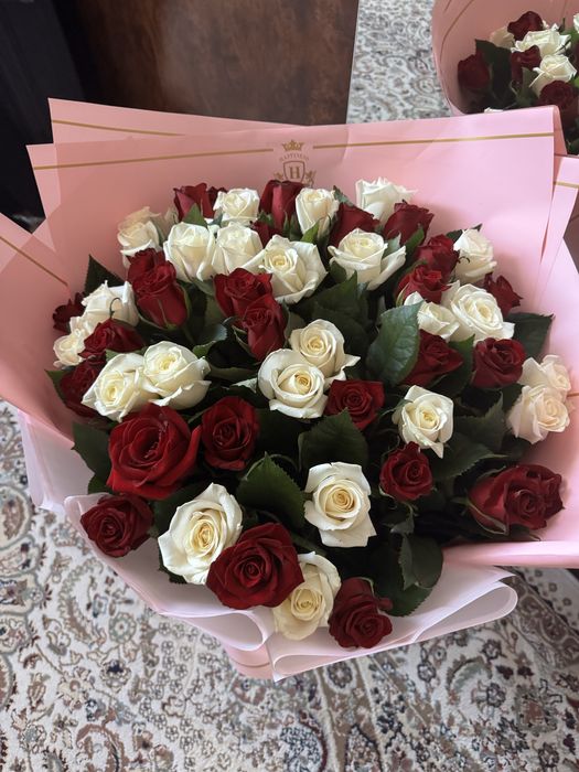 Букет цветов из 51 розы, местные