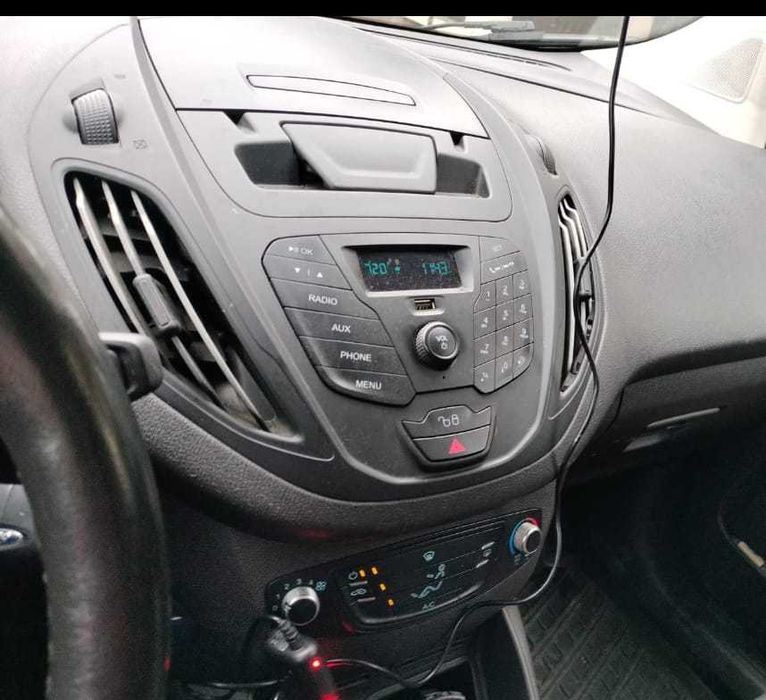 Ford Transit Courier stare impecabila