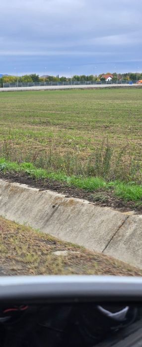 Vând teren extravilan între hanul din Ardeal și centura Brașov