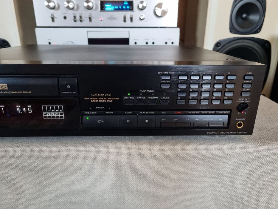 Sony CDP-991. Perfect functional. Impecabil.