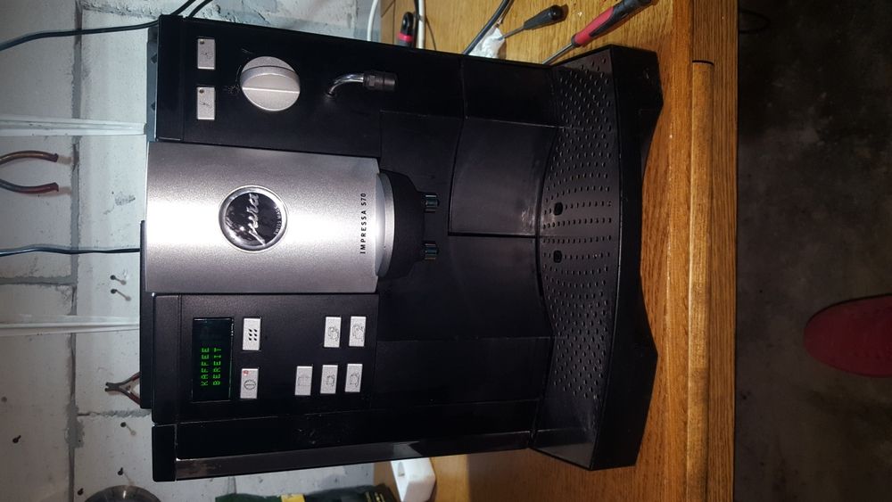 Intretinere, reparatii expresoare cafea indiferent de model