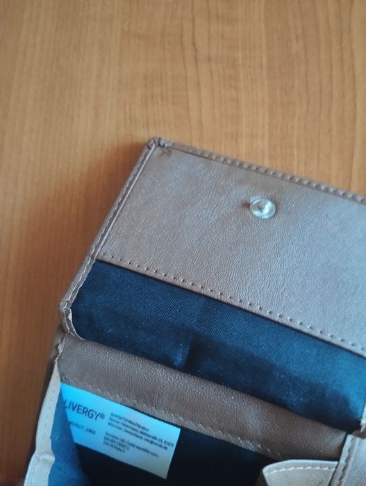 Vând portofel nou din piele naturală