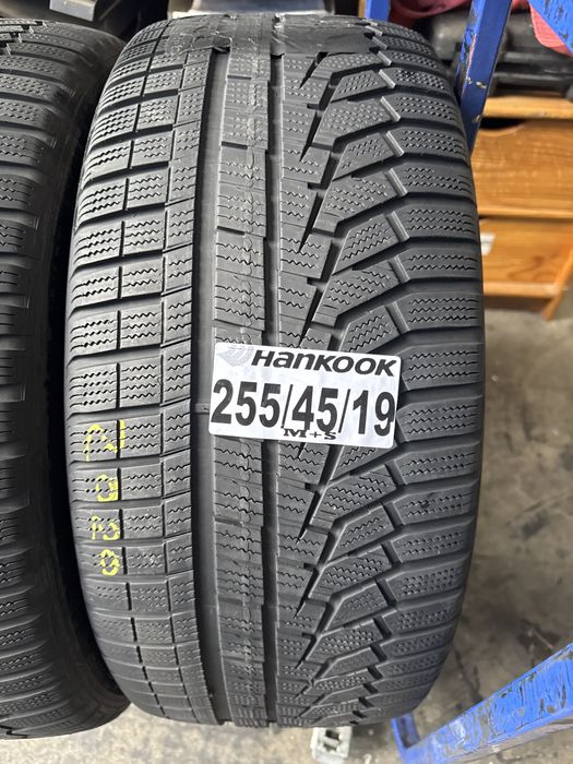 255/45/19 Hankook M+S