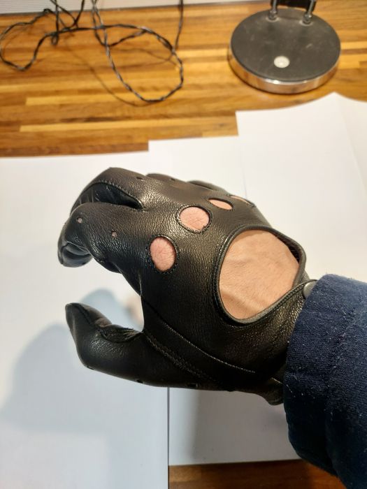 Manusi condus din piele naturala