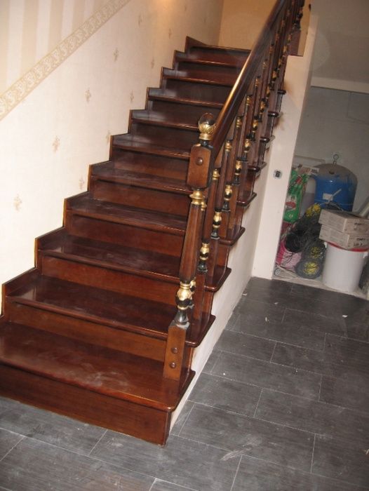 Изготовление и Реставрация деревянных лестниц.