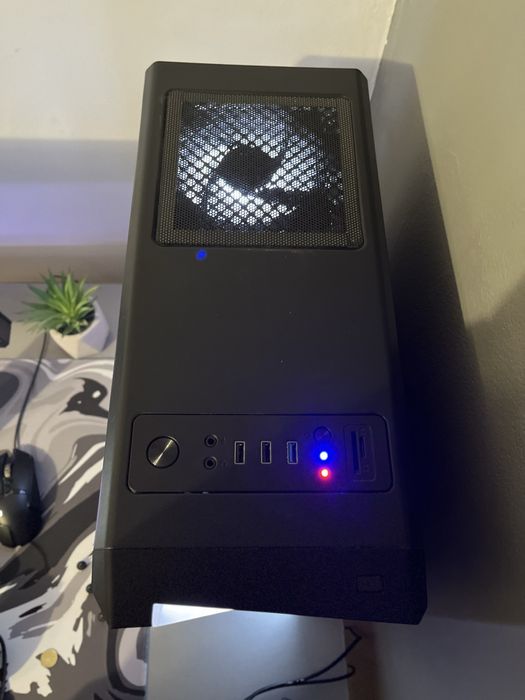 Геймърски компютър - налични са бележки, фактури и гаранционни карти