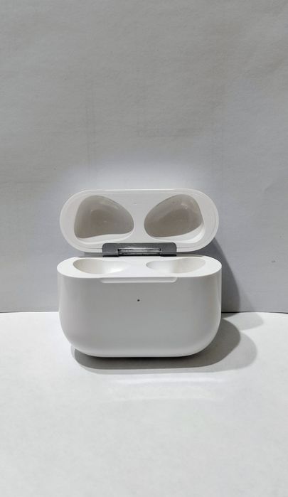 AirPods 3 футляр,кейс (оригинал)