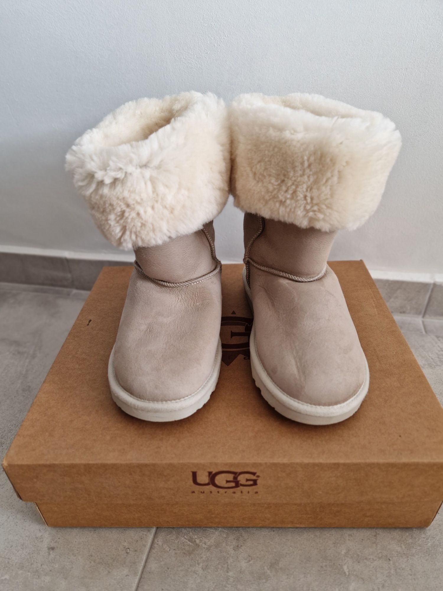 UGG Класически Ботуши 100% Вълна