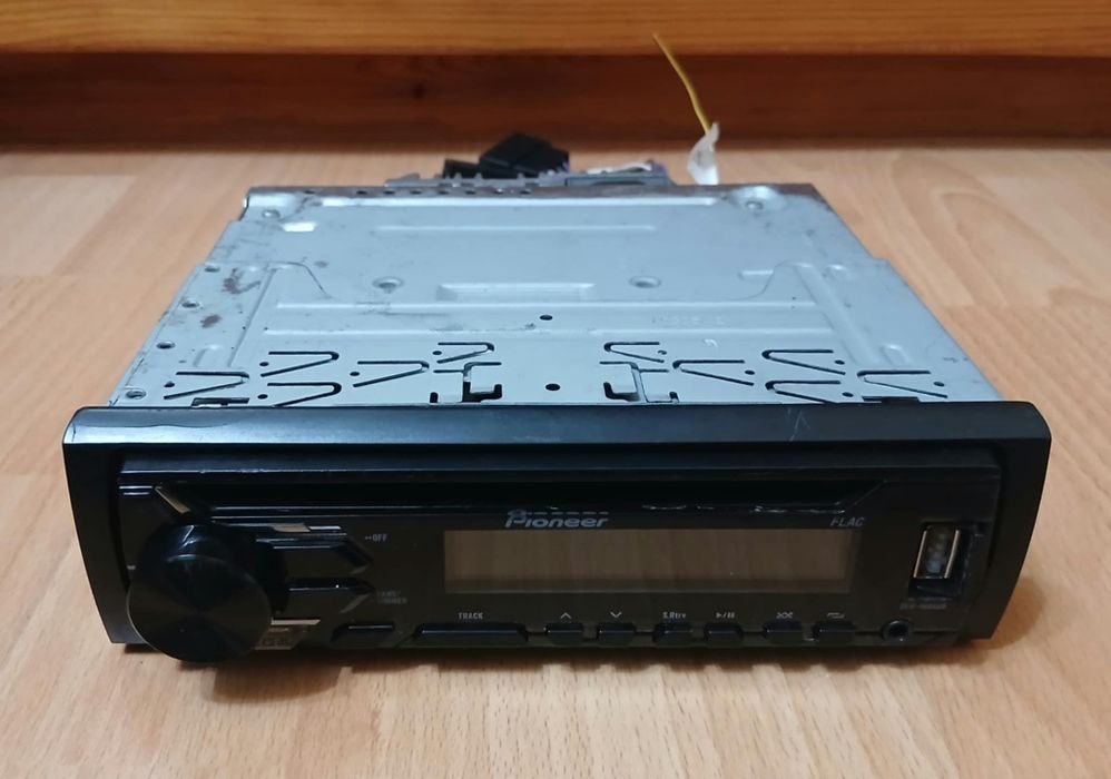 CD USB Pioneer радио за кола флашка диск аукс 4x50W