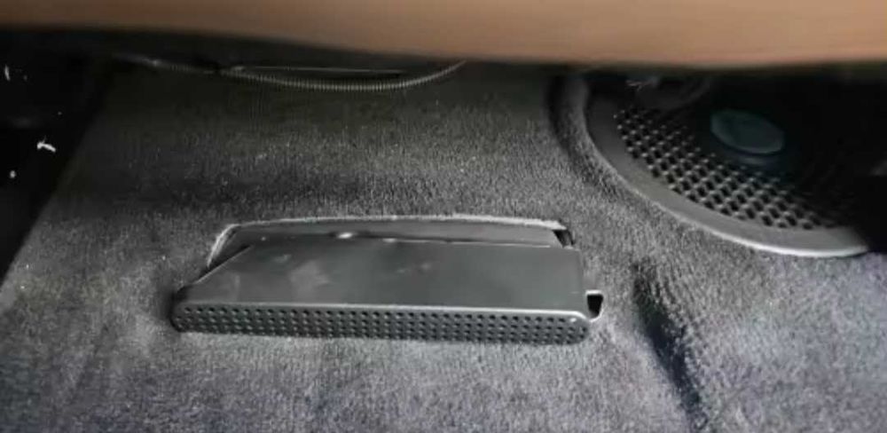 Капачета за отворите на въздуховодите за задните седалки Волво Volvo