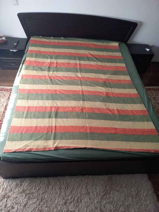Patura la dimensiunea 140 x 200 cm in stare perfecta.
Livrare prin OLX