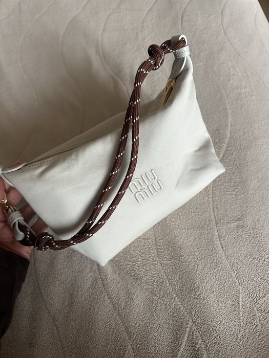 чанта несесер Miu Miu