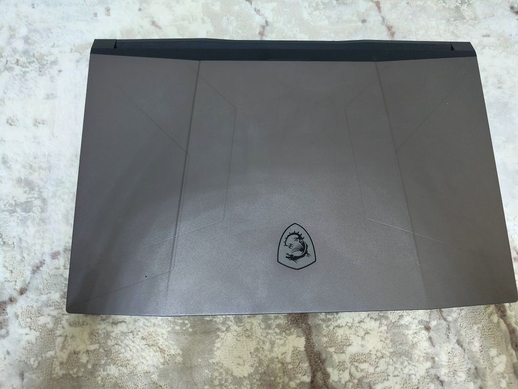 Продаю игровой ноутбук MSI Pulse GL76 11UDK
